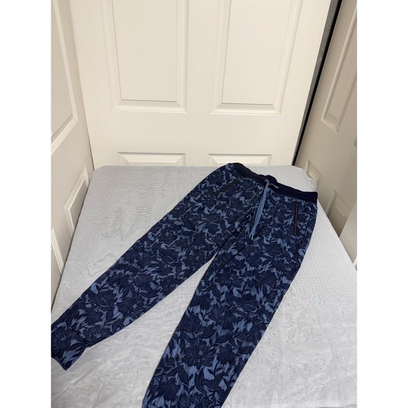 Athleta Pants - Athleta Navy Blue Floral Jacquard Joggers Women Size 4 Zipper Pockets Drawstring